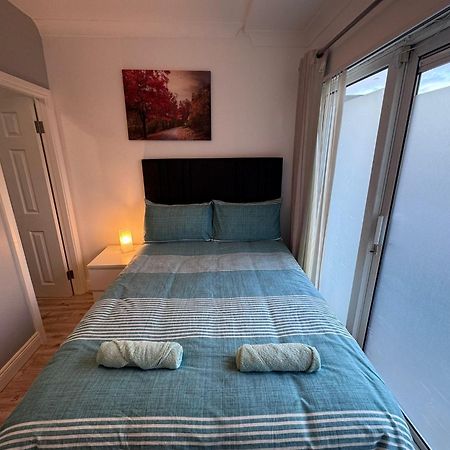 Modern Apartment Good Distance From Dublin City And Airport 4People Dış mekan fotoğraf