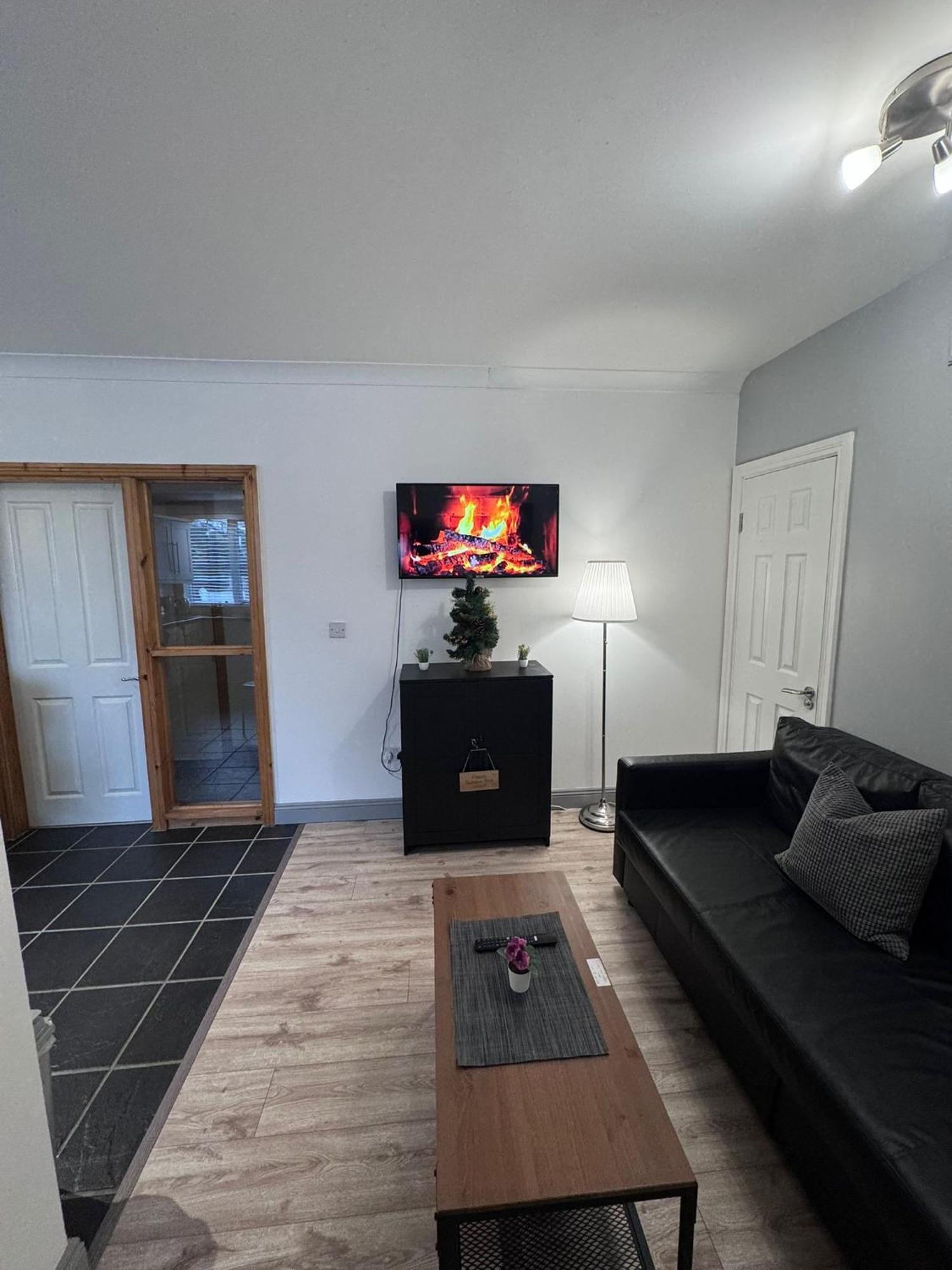 Modern Apartment Good Distance From Dublin City And Airport 4People Dış mekan fotoğraf